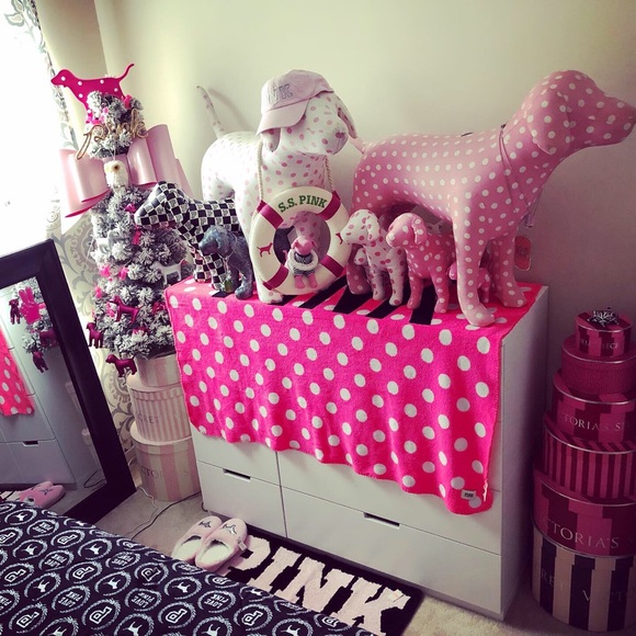 My small collection of VS Pink display dogs - Picture 6 of 13